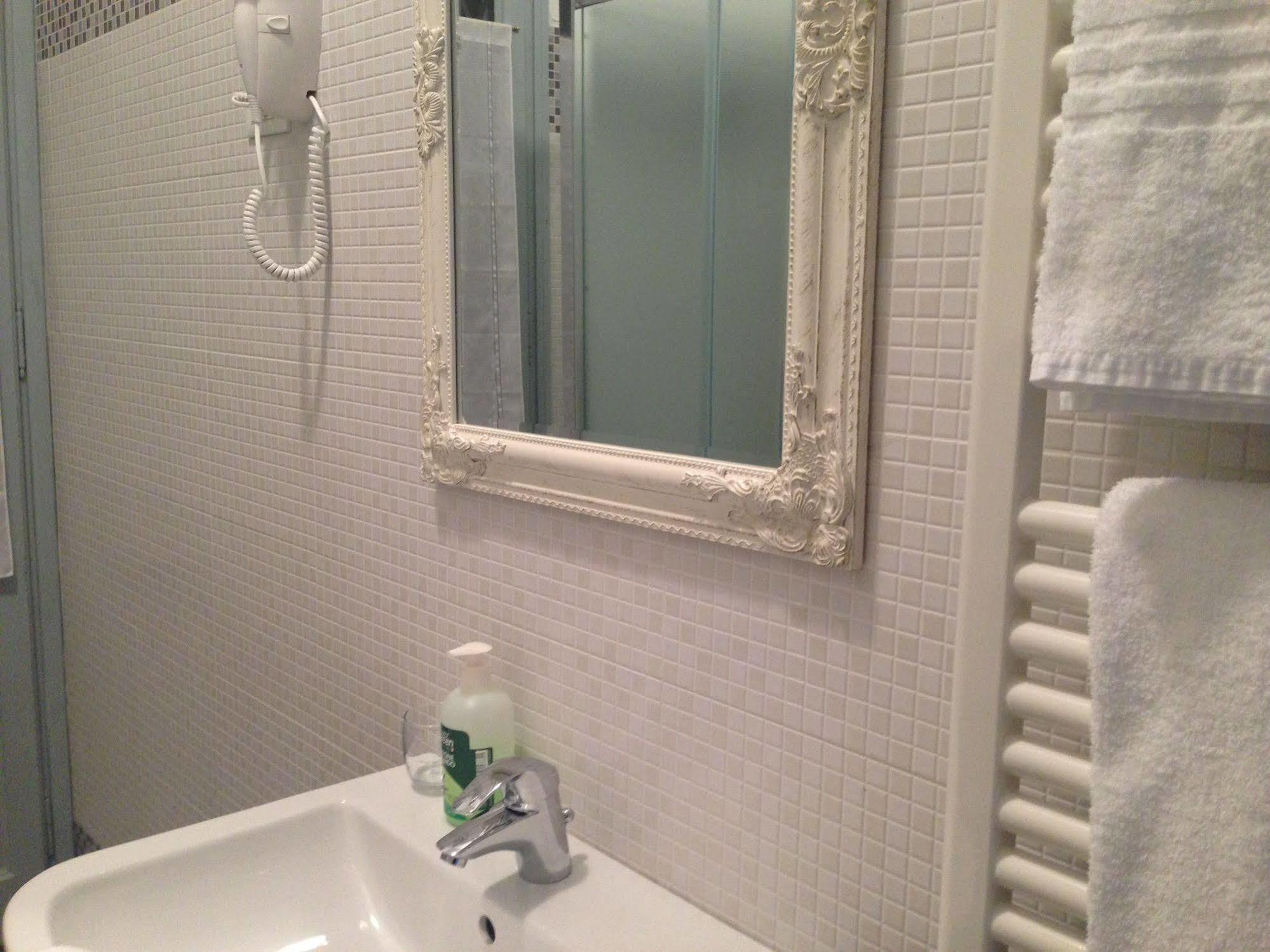 Guest House Loredana Venice Exterior photo